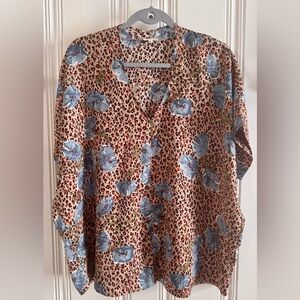 JODIFL Blue and Red Leopard Print Top